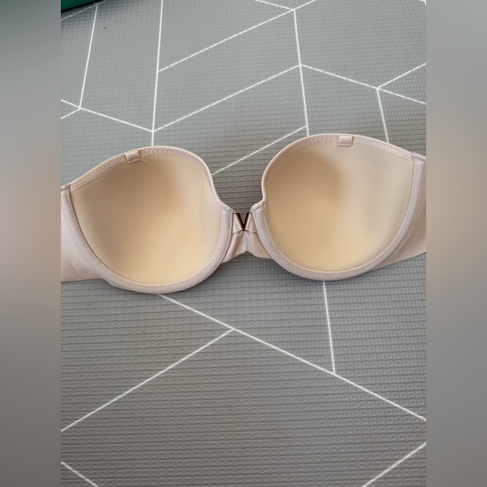 Illusions Lightly Lined Smooth Strapless Bra - Picture 8 of 9